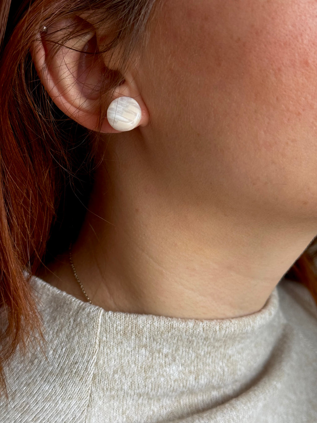 Porcelain Dreams Collection | Statement Ohrringe aus Polymer Clay |  Creme & transparentes Weiß | Creative Studio Anni