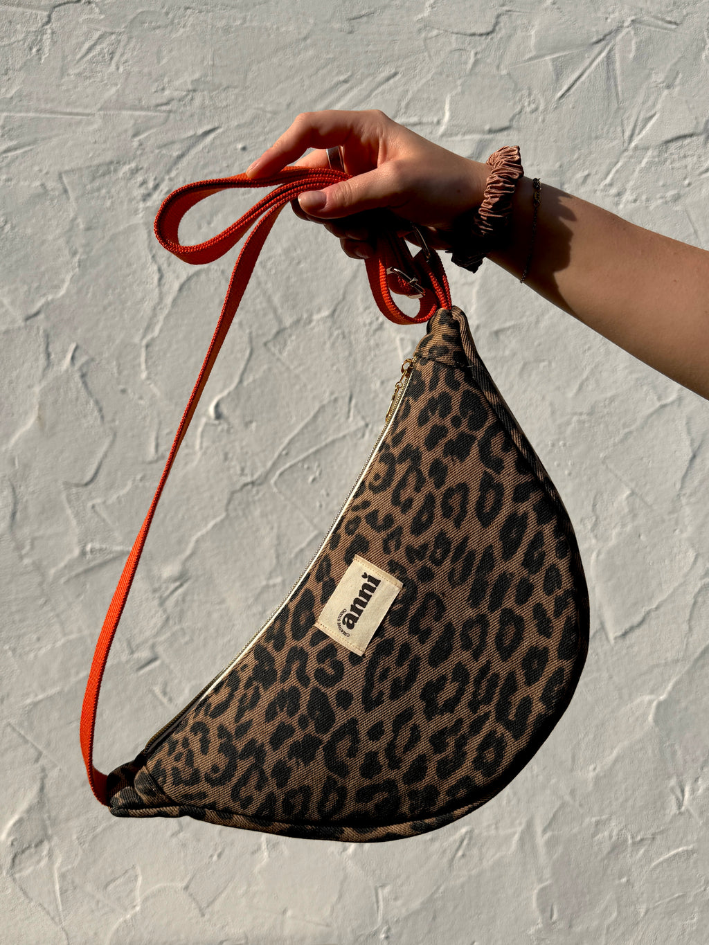 Handgemachte Umhängetasche (small) | Leo | Upcycling | Einzelstück von Creative Studio Anni