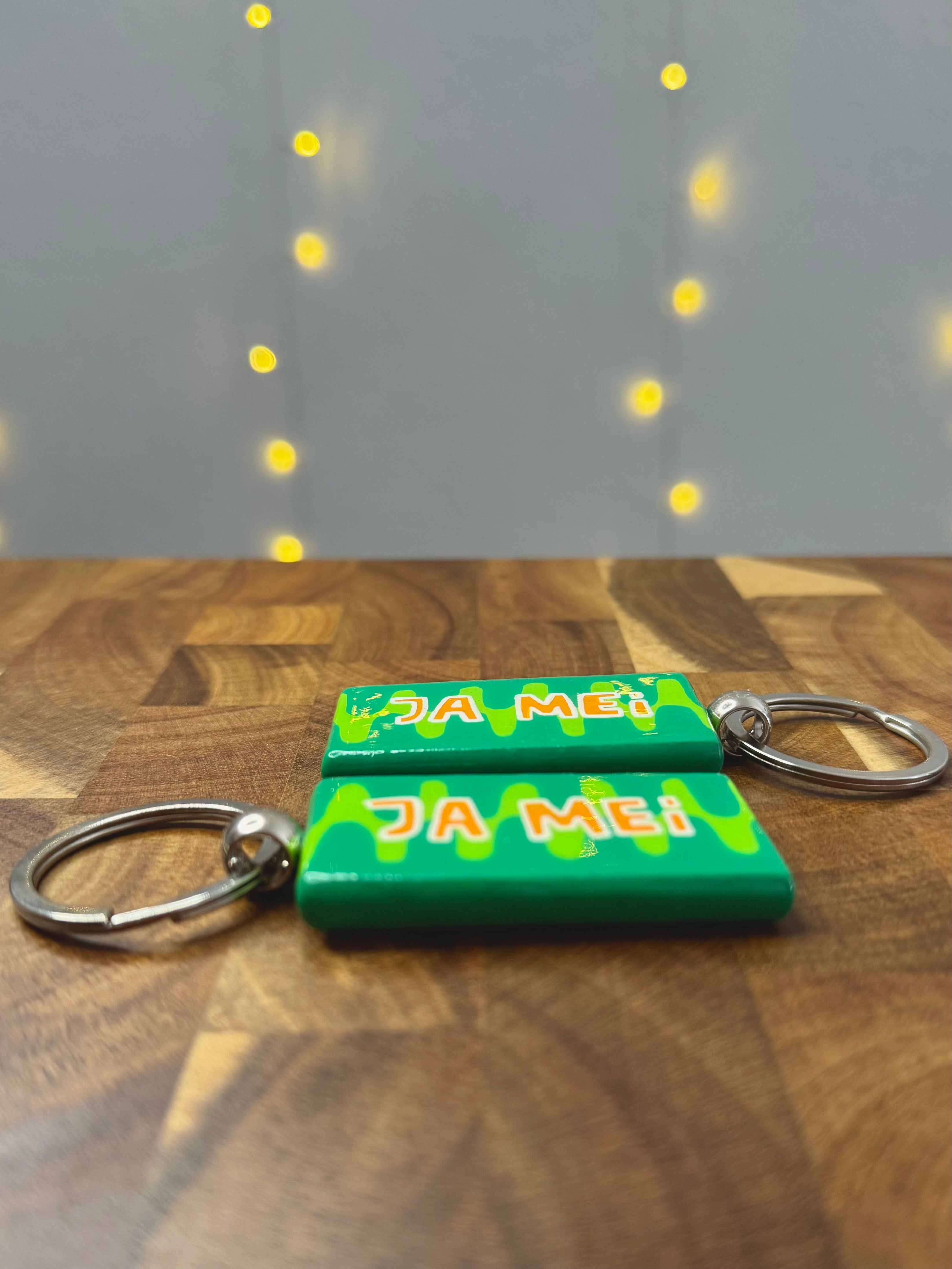 Liebevoll handbemalter Holz-Schlüsselanhänger | verschiedene Designs | versiegelt | kleine Stückzahl