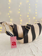 Handgemachte Umhängetasche (large) | schwarz-beige gestreift | Einzelstück mit Second-Hand-Gurt