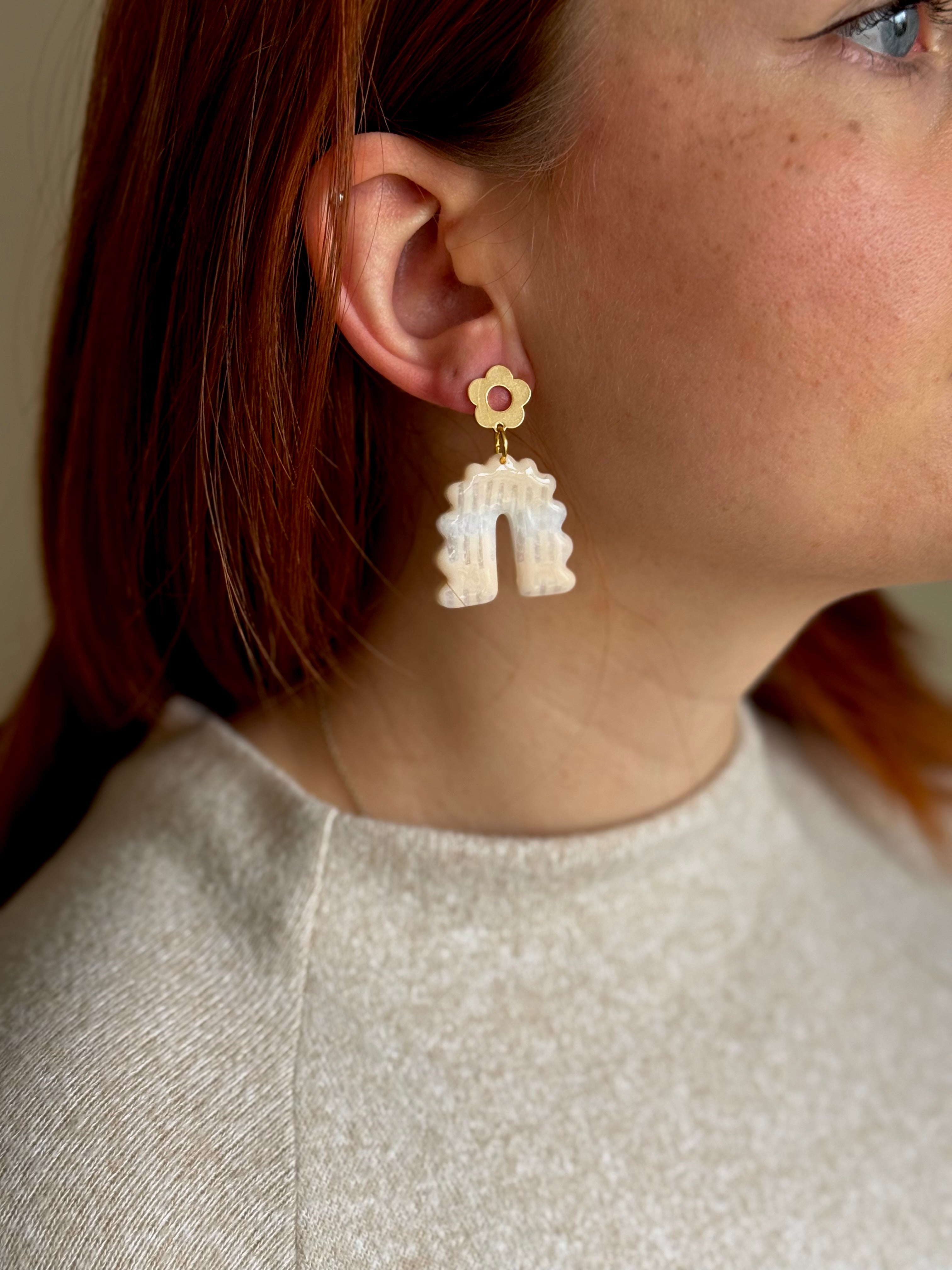 Porcelain Dreams Collection | Statement Ohrringe aus Polymer Clay |  Creme & transparentes Weiß | Creative Studio Anni