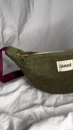 Handgemachte Umhängetasche (small) | Khaki Cord | Einzelstück von Creative Studio Anni