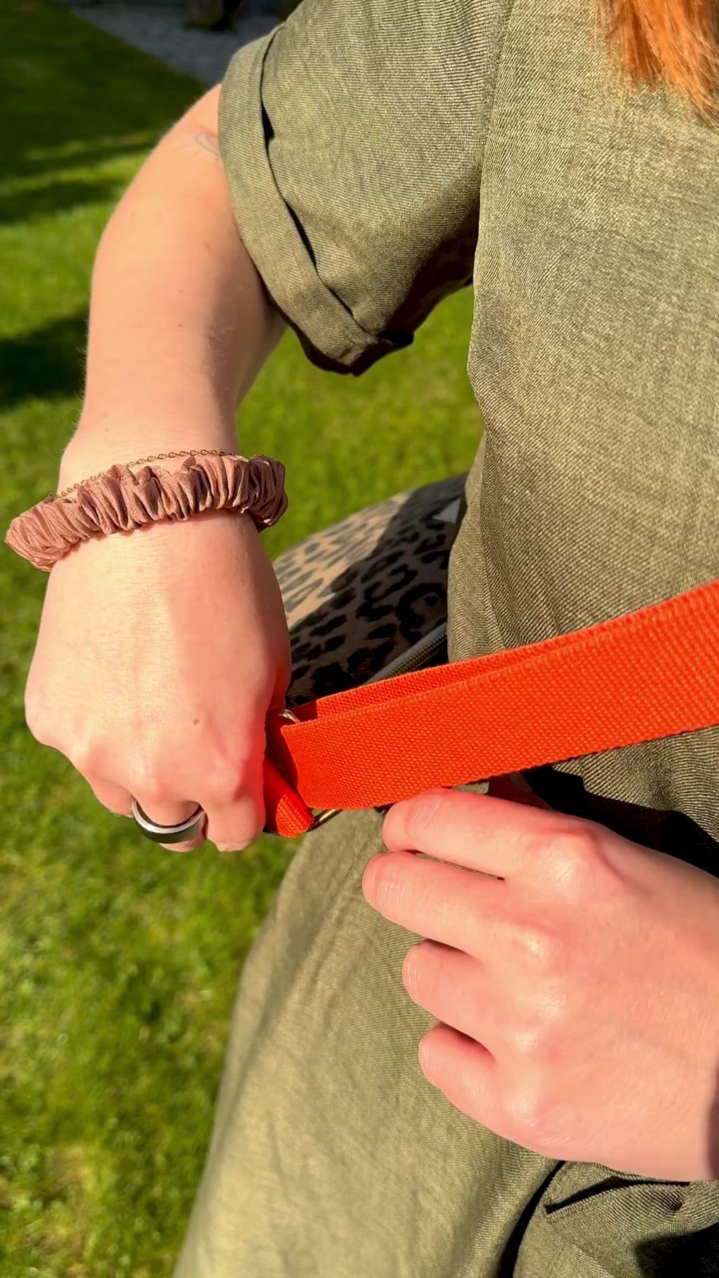 Handgemachte Umhängetasche (small) | Leo | Upcycling | Einzelstück von Creative Studio Anni