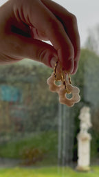 Porcelain Dreams Collection | Statement Ohrringe aus Polymer Clay |  Creme & transparentes Weiß | Creative Studio Anni